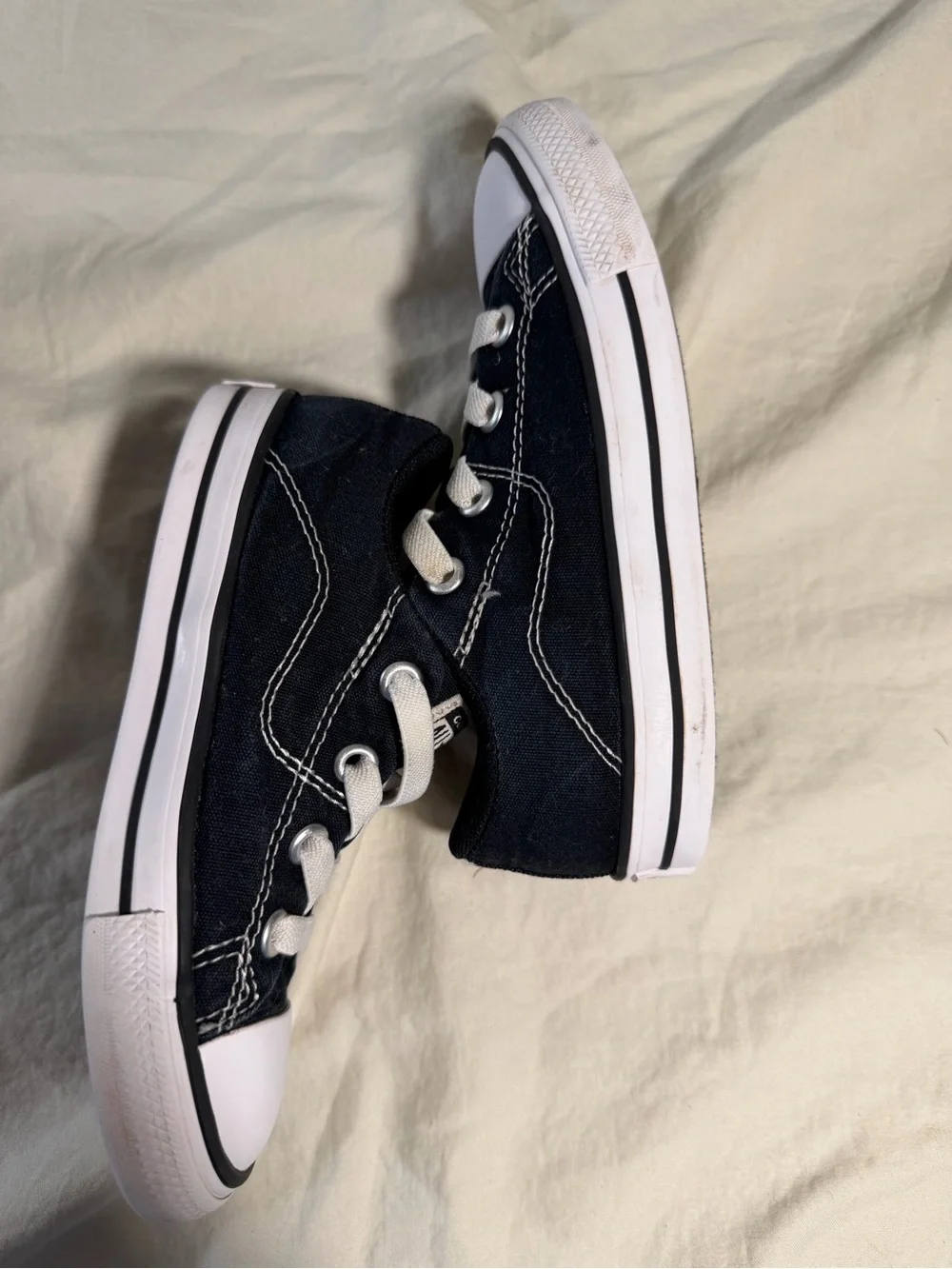 Converse Kids by Lily Taylor Black & White Low Top Sneakers size 10